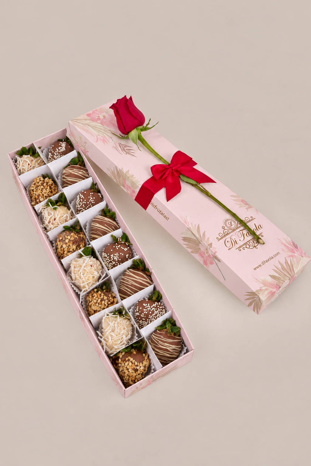 Fresas: ''Dulce promesa x16 y 1 Rosa .