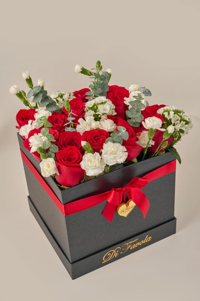Caja de amor floreciendo