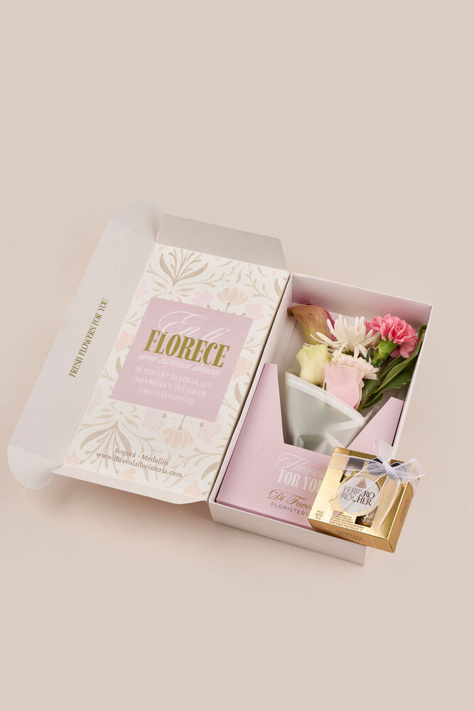 Estuche creación y dulzura. Flores y Ferrero Rocher