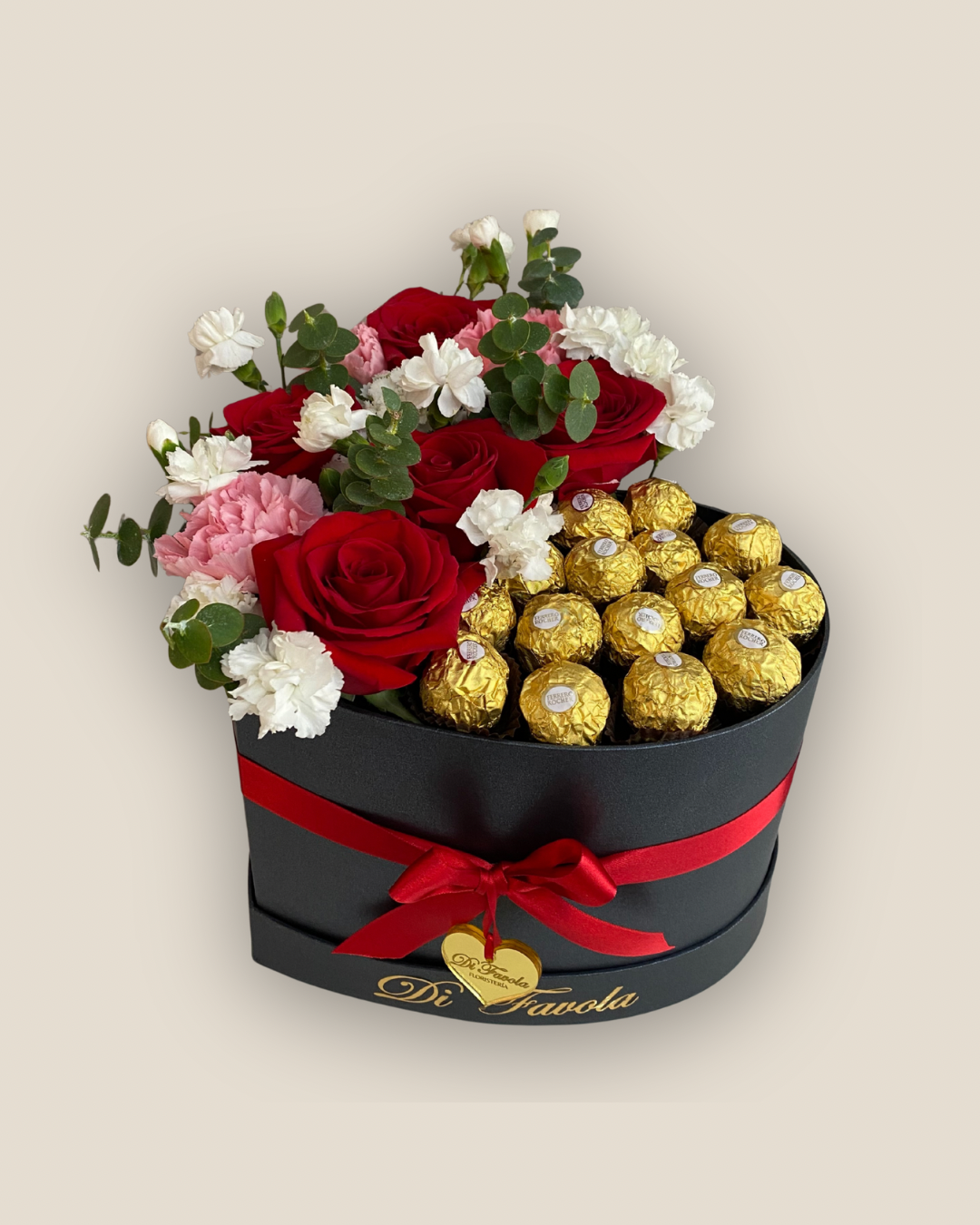 Corazón Ferrero rocher y flores mixtas